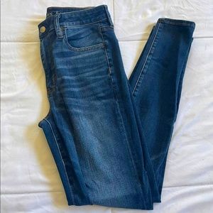 American Eagle Super high-rise jegging . Size 6 Regular